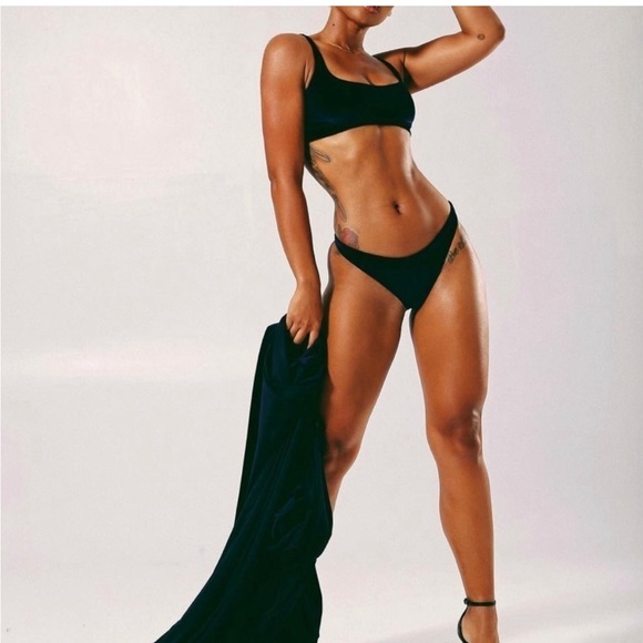 NWOT ⚜️🖤⚜️ Laina Rauma black High Jump biKini top - Picture 5 of 17